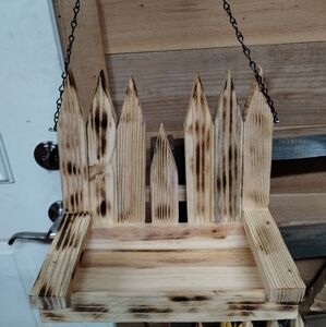 Bird/squirrel feeder